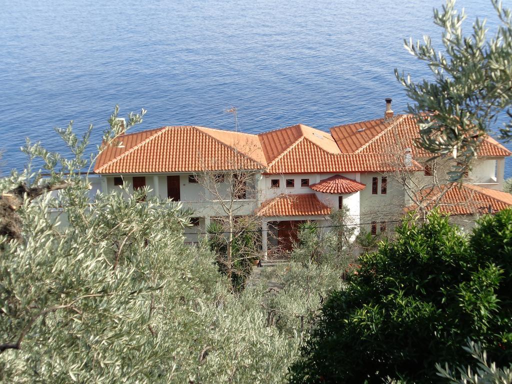 Hotel Faros 2*